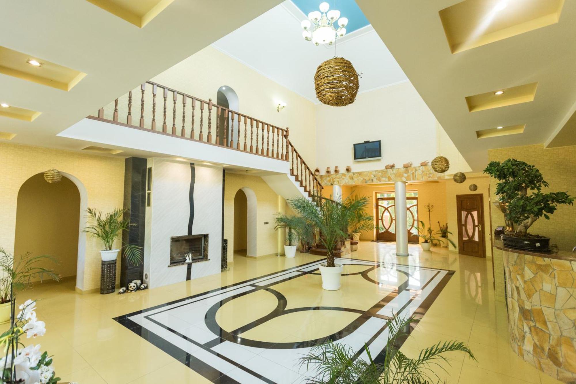 Villa Fenix Berehove  Extérieur photo
